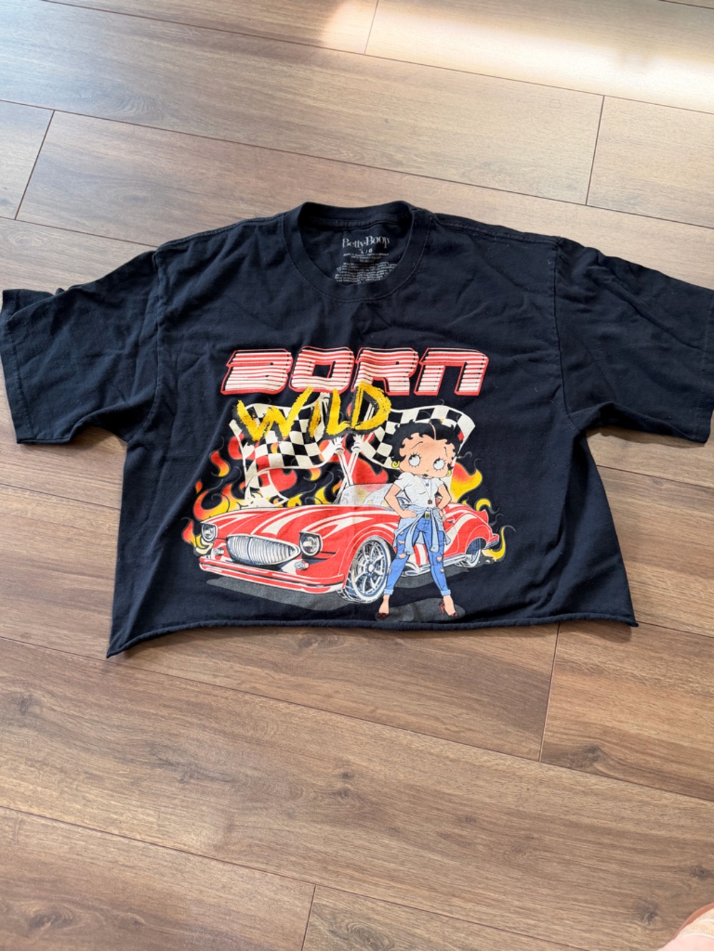 Betty Boop Black Graphic women’s crop top T-Shirt with Red Car